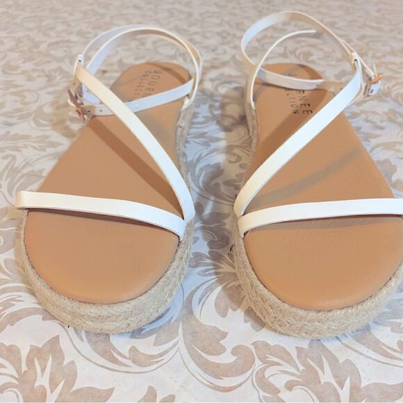 Journee Collection Sandals Wrap Around Ankle Strap White Vegan Leather Sz 6.5 - Picture 4 of 6
